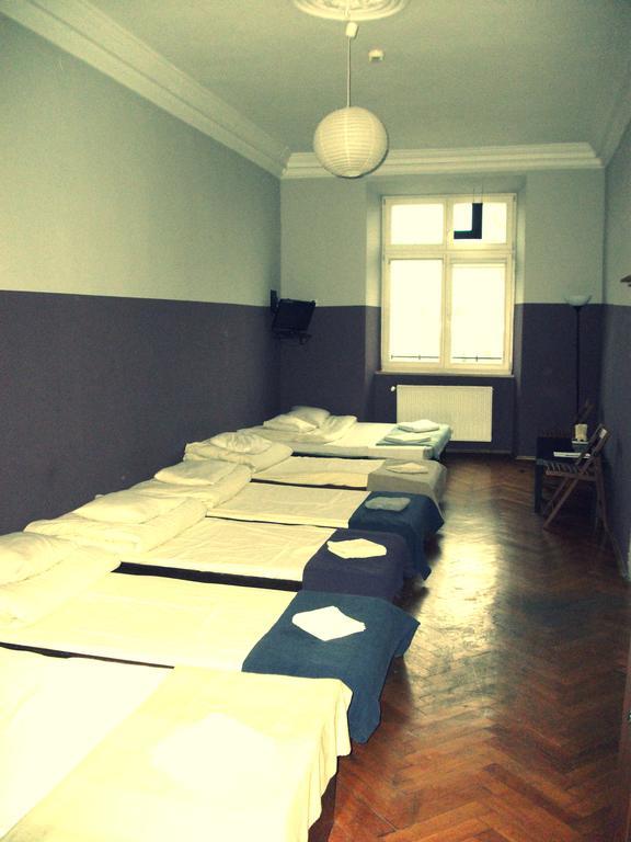 Hostel Rynek 7 كراكوفيا المظهر الخارجي الصورة
