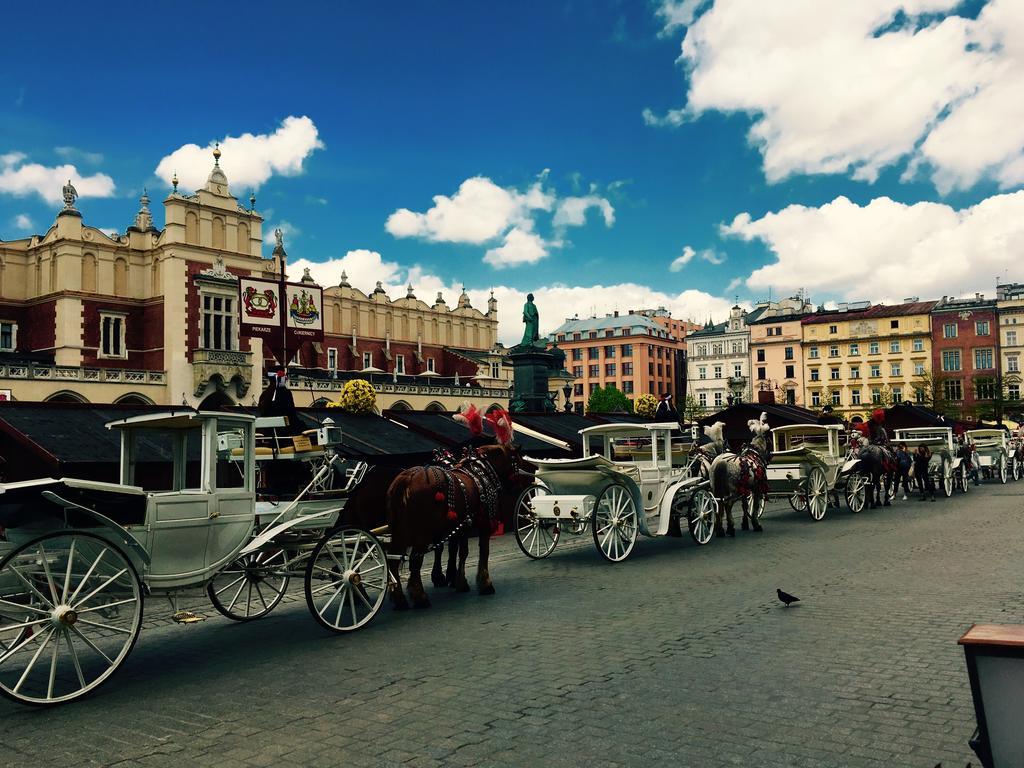 Hostel Rynek 7 كراكوفيا المظهر الخارجي الصورة