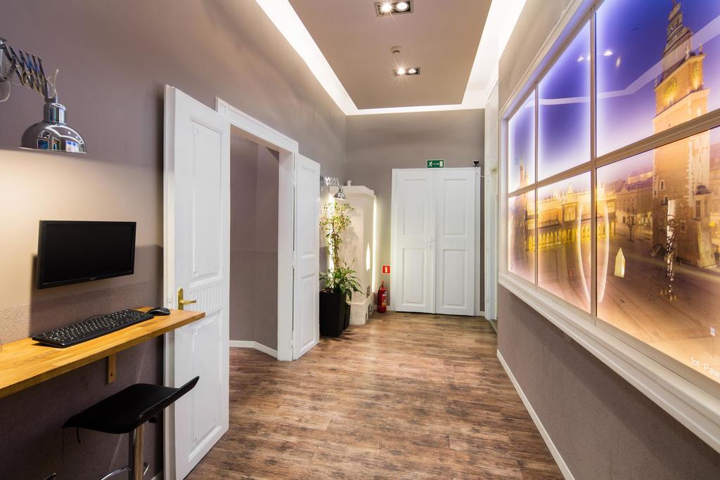 Hostel Rynek 7 كراكوفيا المظهر الخارجي الصورة