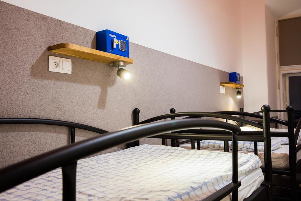 Hostel Rynek 7 كراكوفيا المظهر الخارجي الصورة