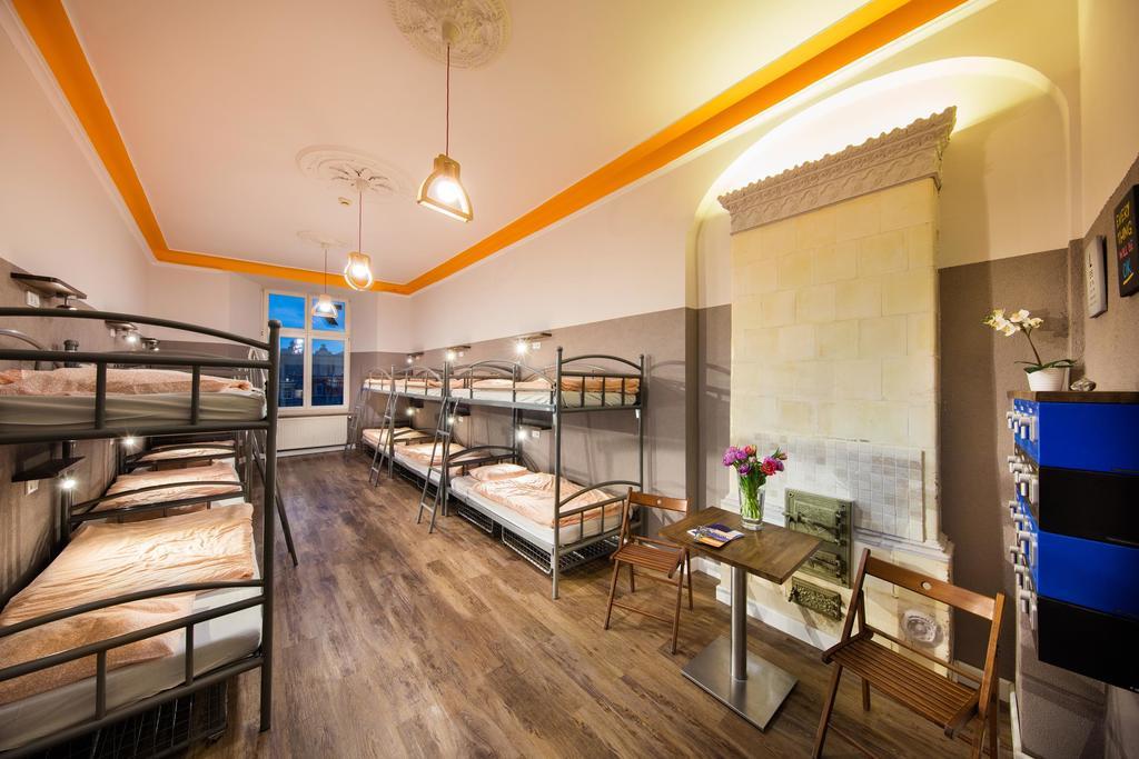 Hostel Rynek 7 كراكوفيا المظهر الخارجي الصورة