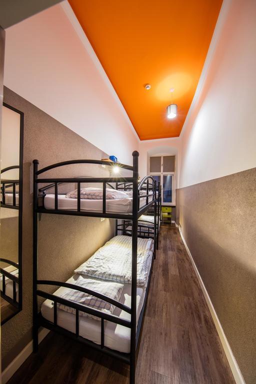 Hostel Rynek 7 كراكوفيا المظهر الخارجي الصورة